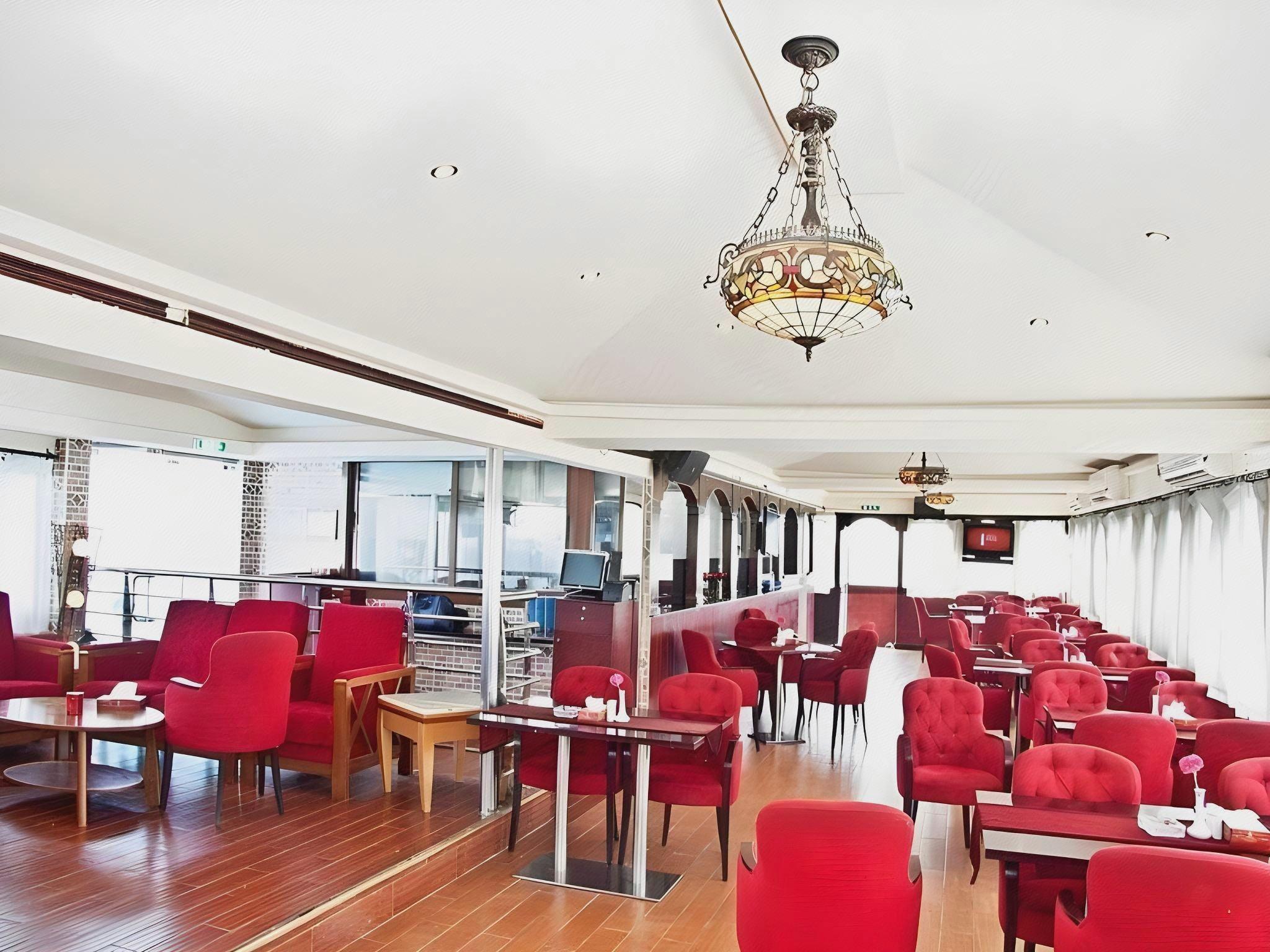 Regent Palace Hotel